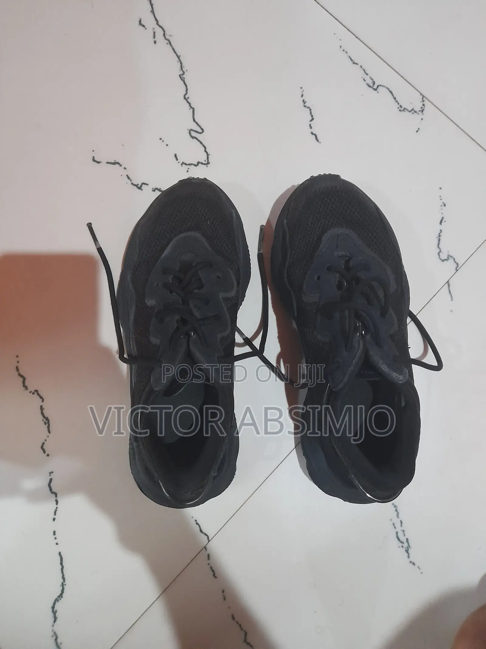 Adidas Sneakers