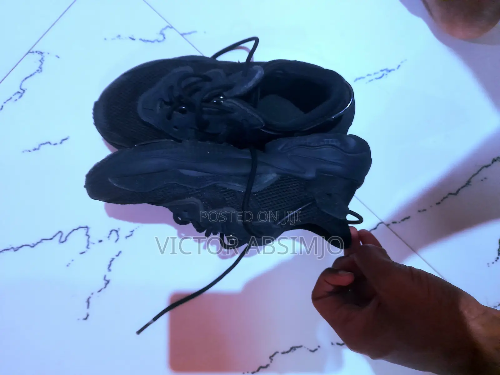 Adidas Sneakers