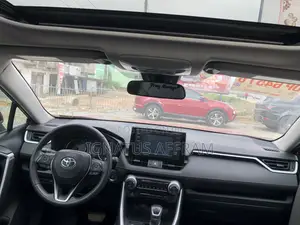 Toyota RAV4 XLE AWD 2020 Burgundy