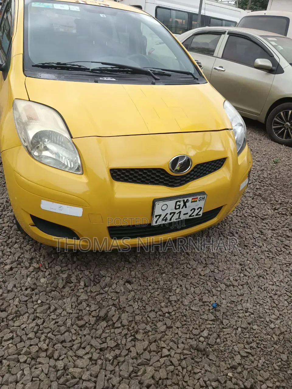 Toyota Vitz 2010 Yellow