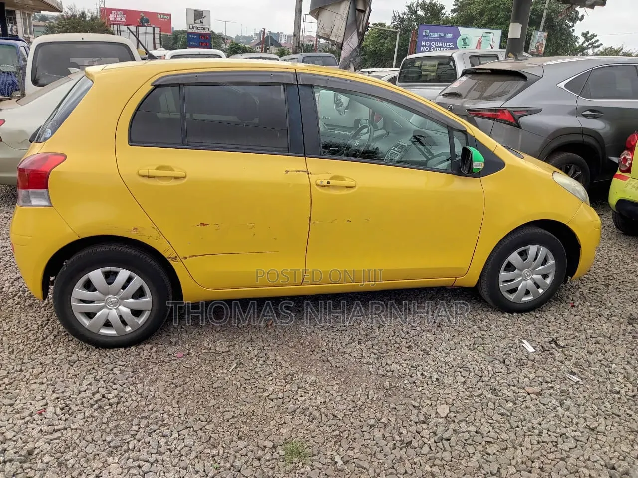 Toyota Vitz 2010 Yellow
