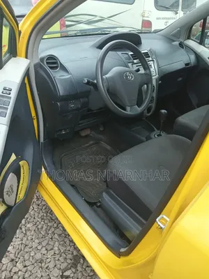 Toyota Vitz 2010 Yellow