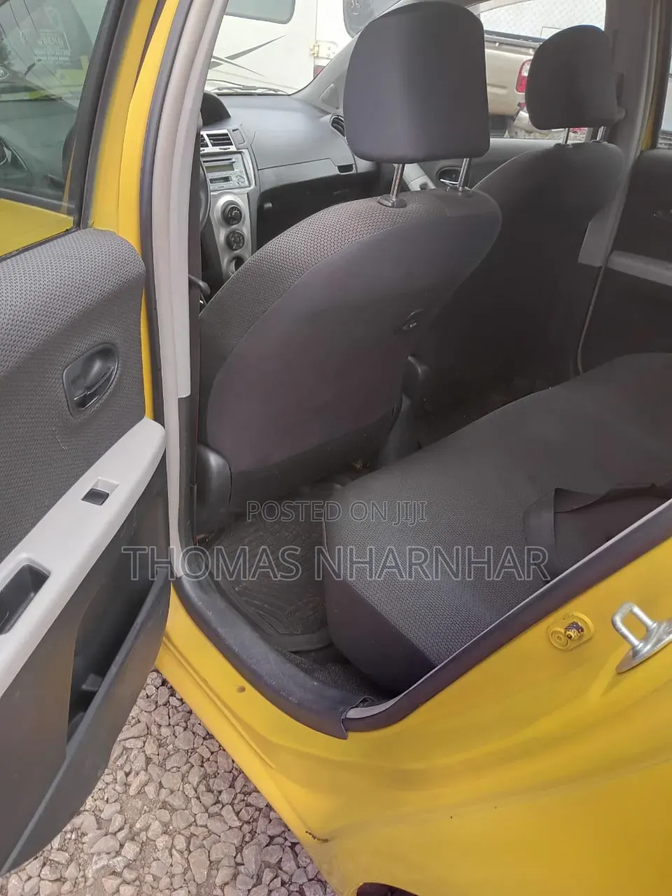 Toyota Vitz 2010 Yellow