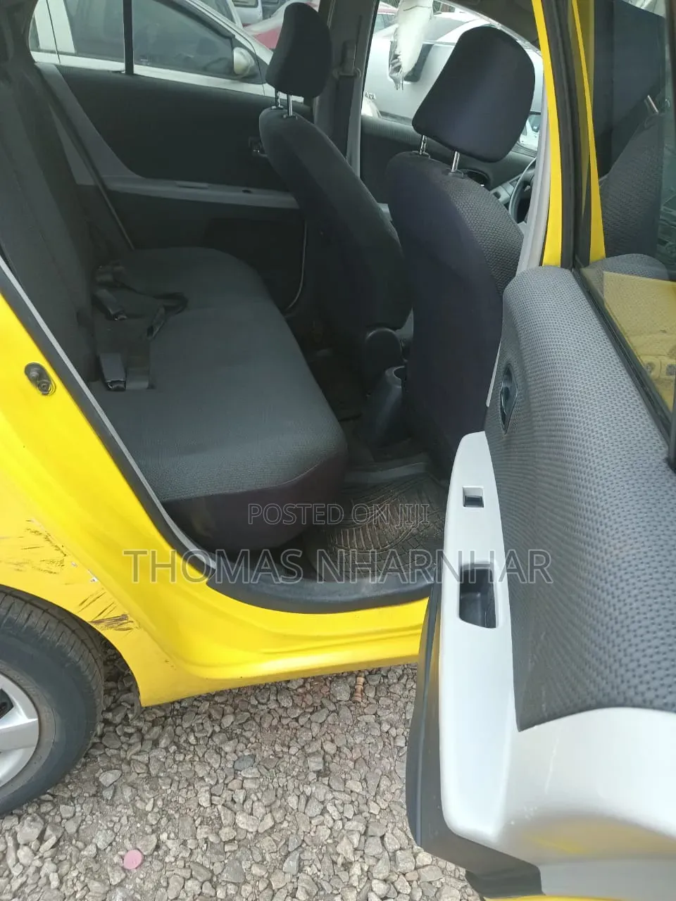 Toyota Vitz 2010 Yellow