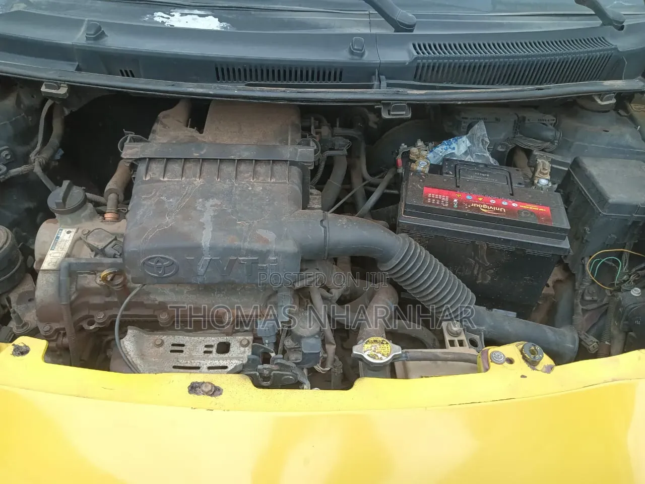 Toyota Vitz 2010 Yellow