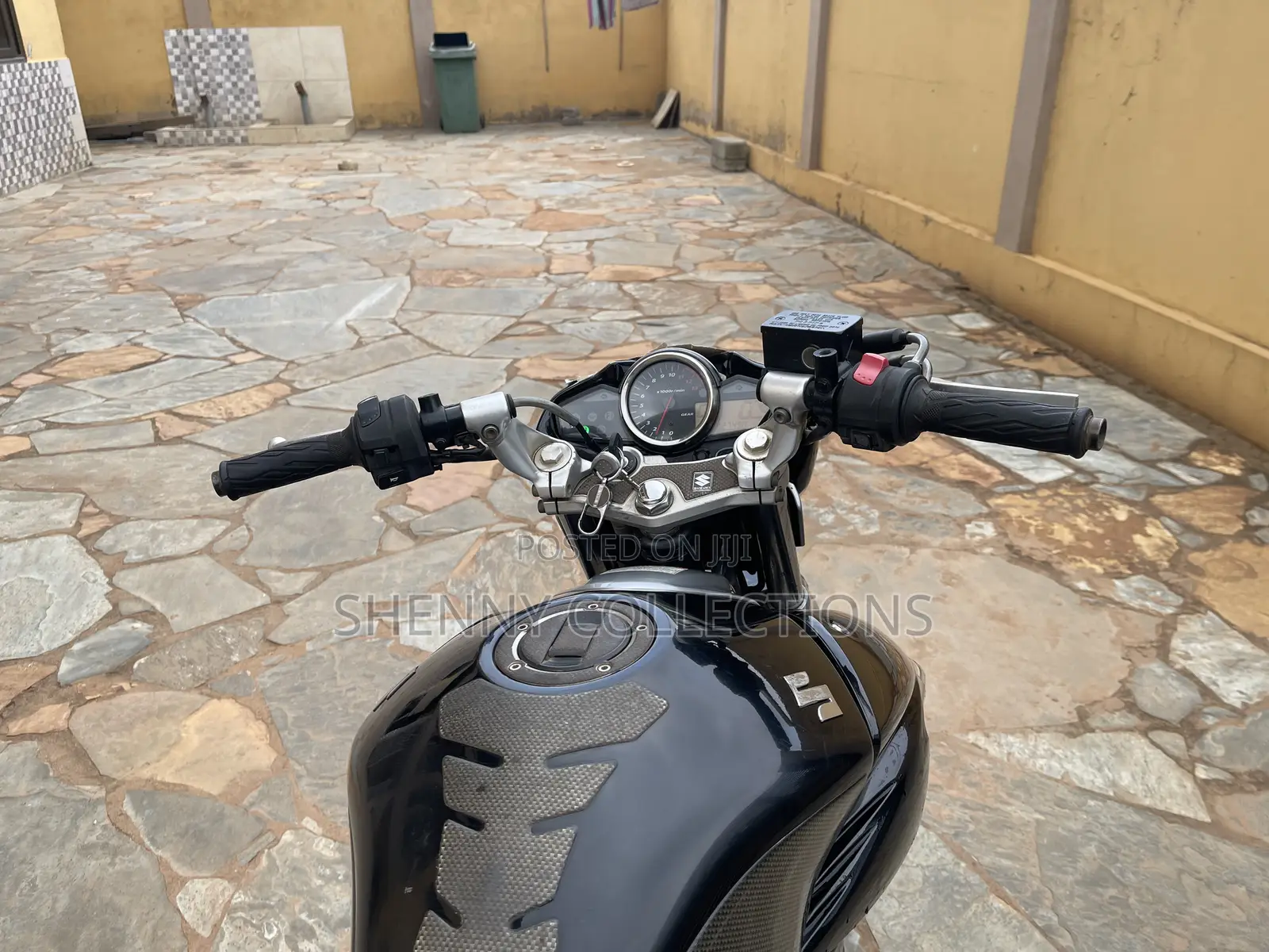Suzuki Inazuma 2023 Black