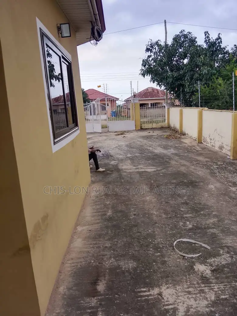3bdrm House in Kasoa Adade Last Top for rent