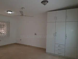 4bdrm House in Lakeside for rent