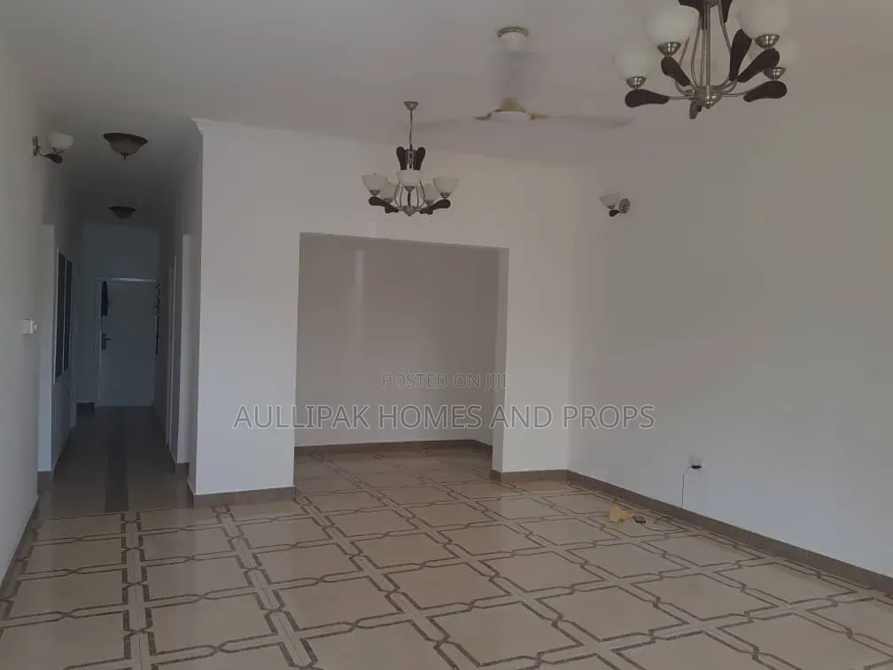 4bdrm House in Lakeside for rent