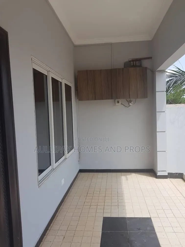 4bdrm House in Lakeside for rent