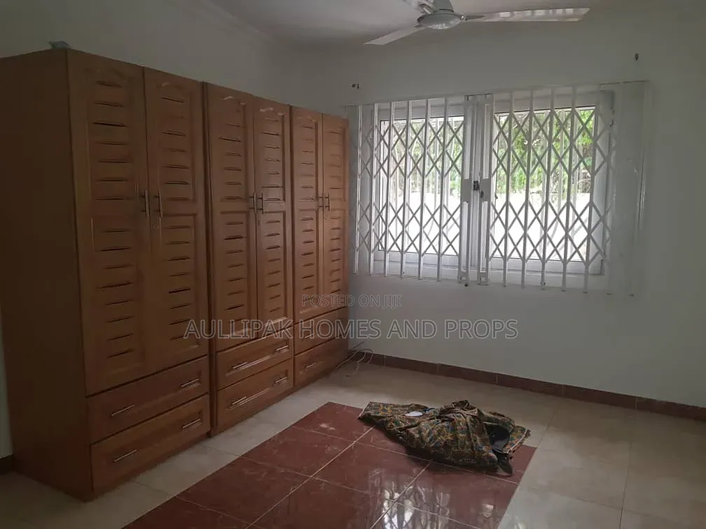 4bdrm House in Lakeside for rent