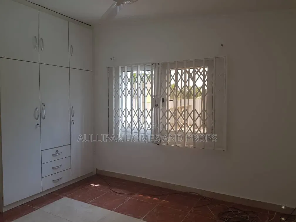 4bdrm House in Lakeside for rent