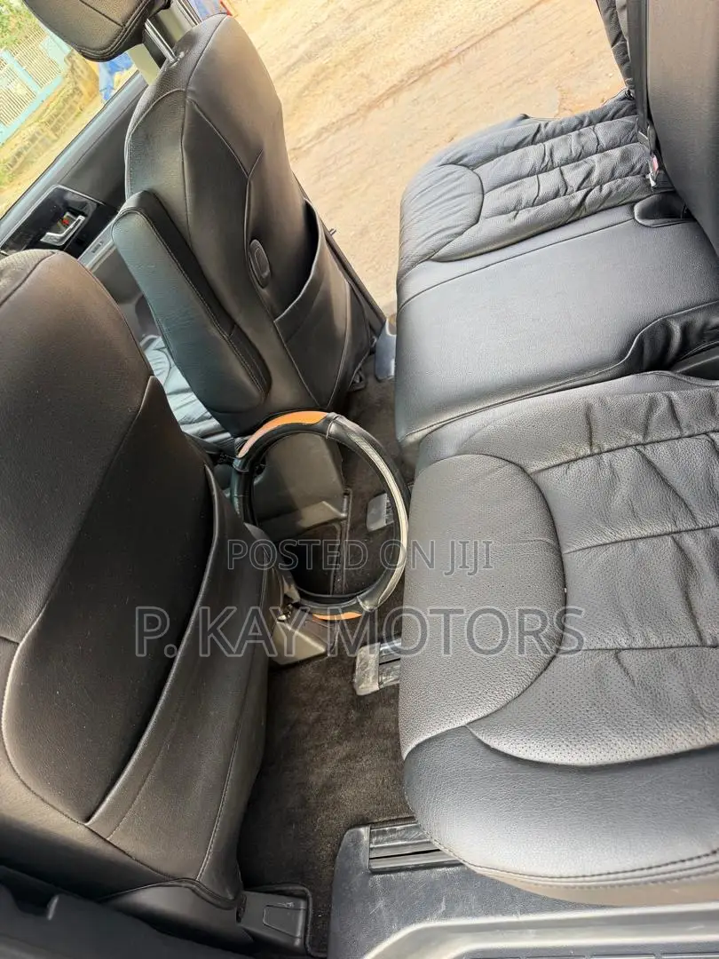 Toyota Voxy 2013 White