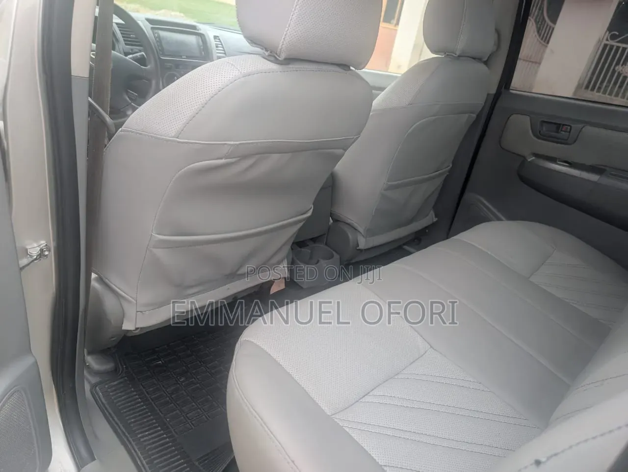 Toyota Hilux 2012 Silver