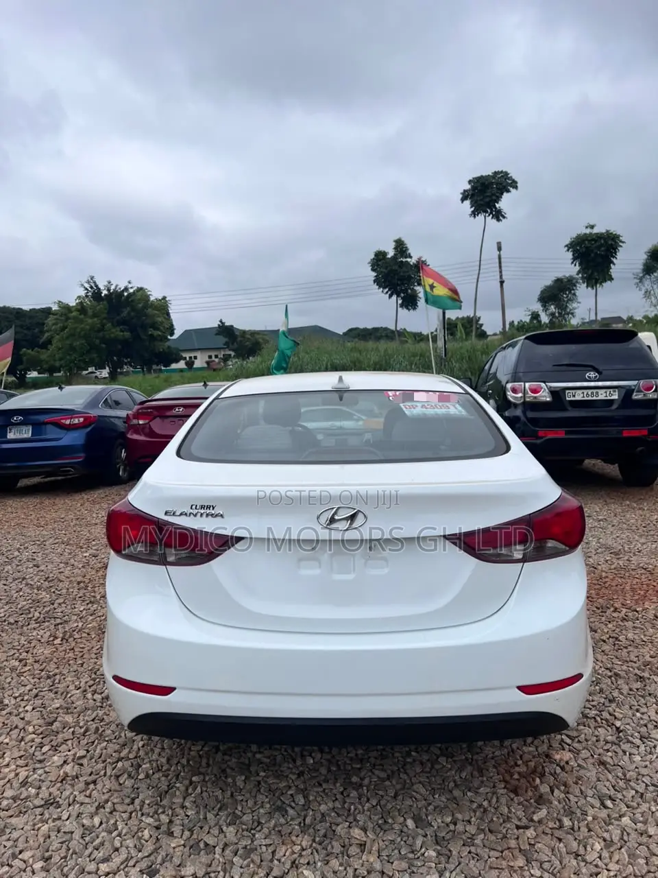 Hyundai Elantra SE Sedan FWD (1.8L 4cyl 6A) 2016 White
