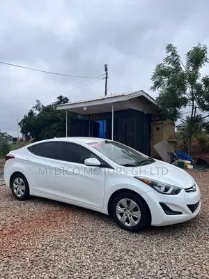 Hyundai Elantra SE Sedan FWD (1.8L 4cyl 6A) 2016 White