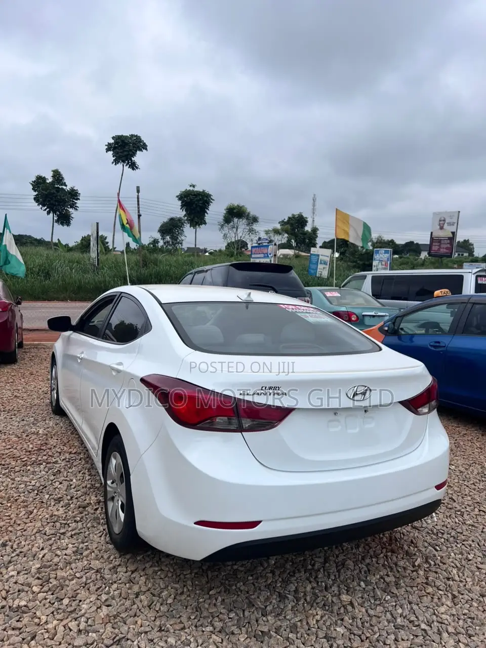 Hyundai Elantra SE Sedan FWD (1.8L 4cyl 6A) 2016 White