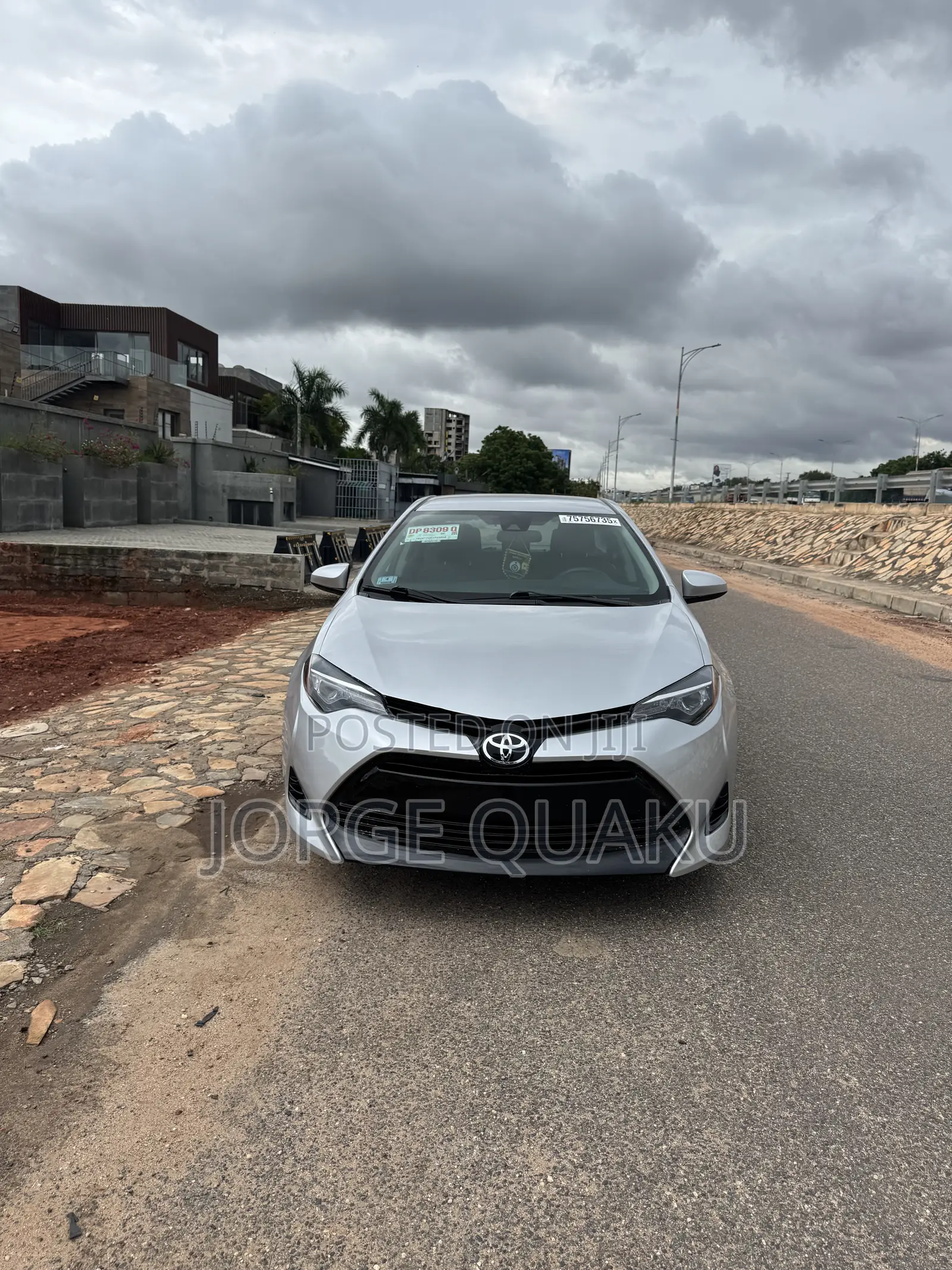 Toyota Corolla LE (1.8L 4cyl 2A) 2019 Silver
