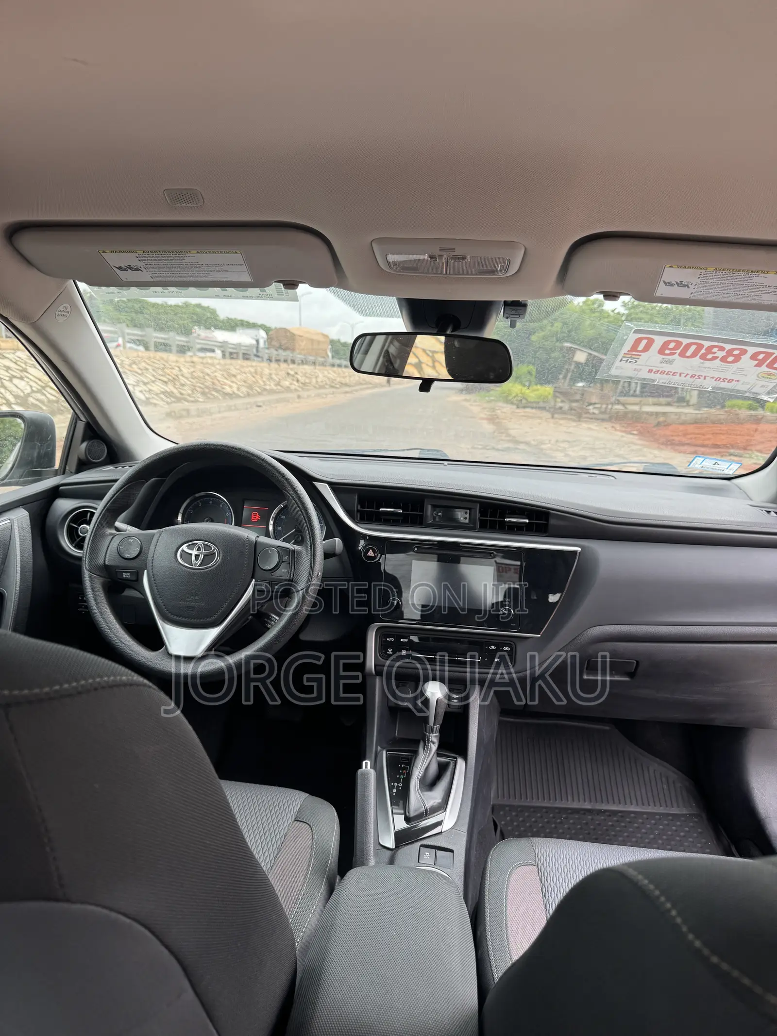Toyota Corolla LE (1.8L 4cyl 2A) 2019 Silver