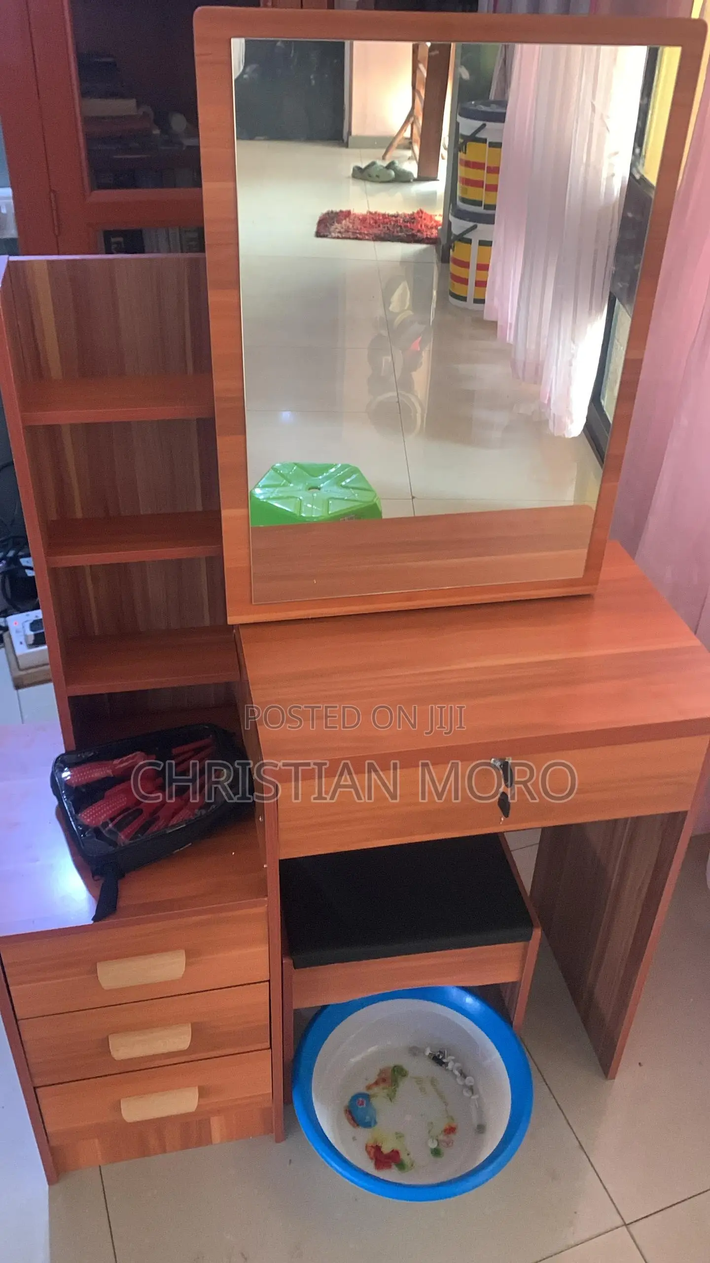 Dresser Draw