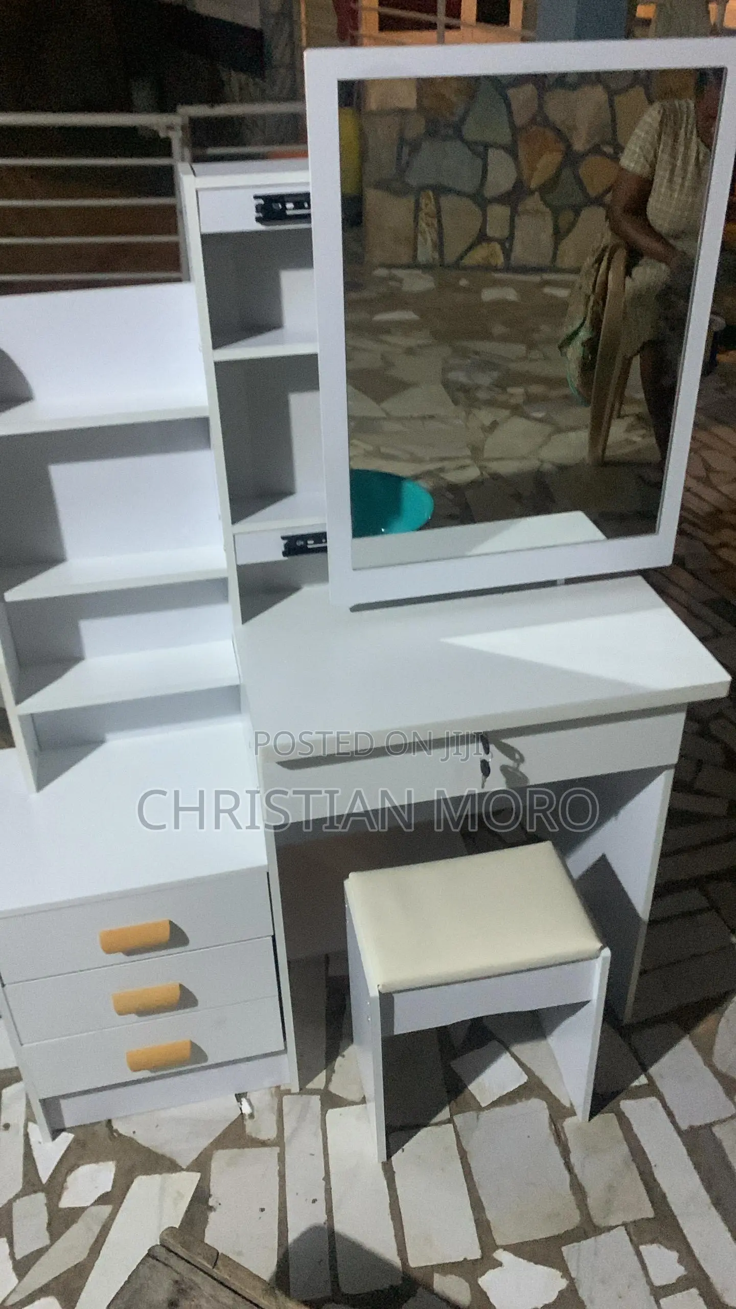 Dresser Draw