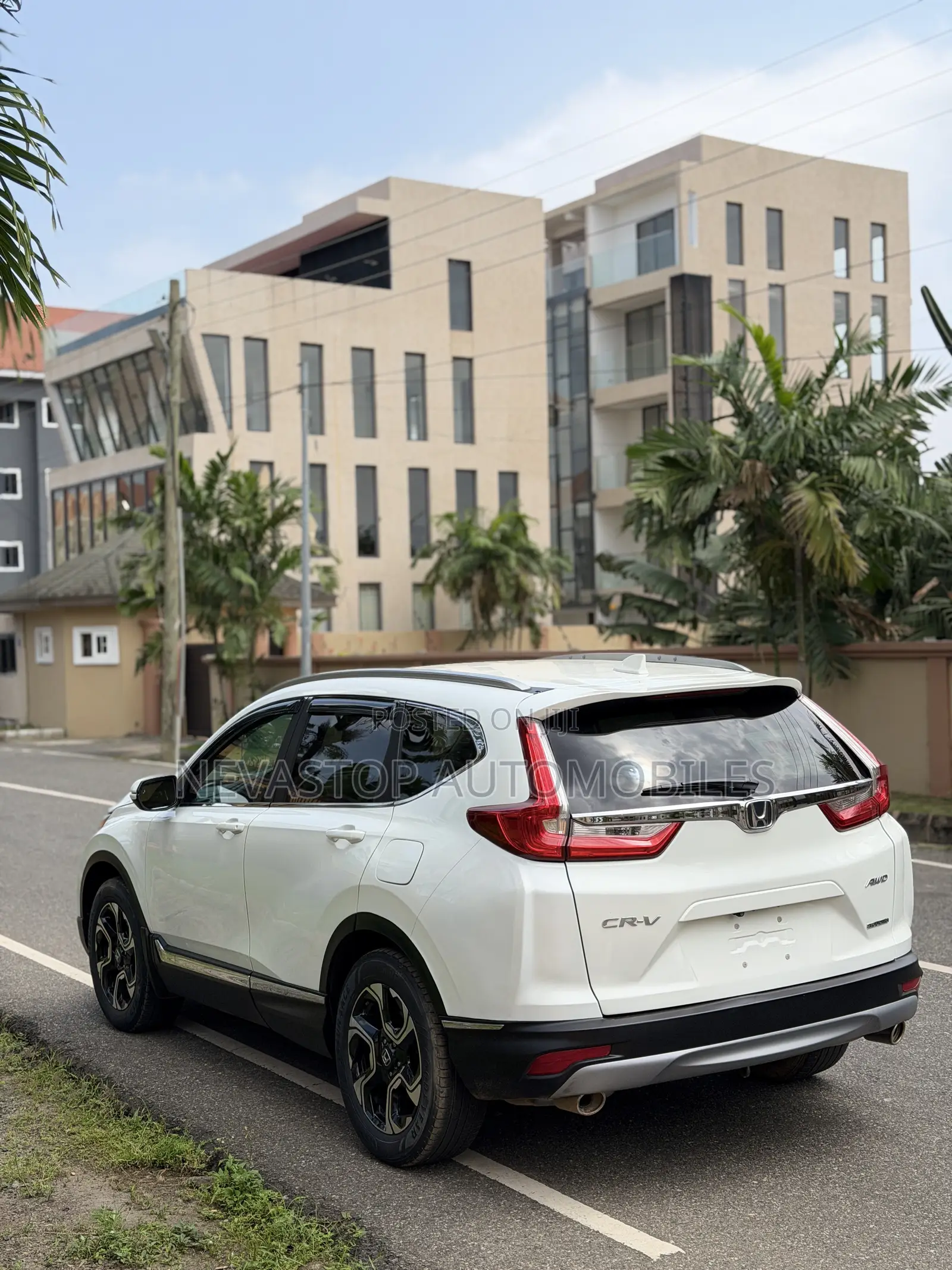 Honda CR-V Touring AWD 2018 White