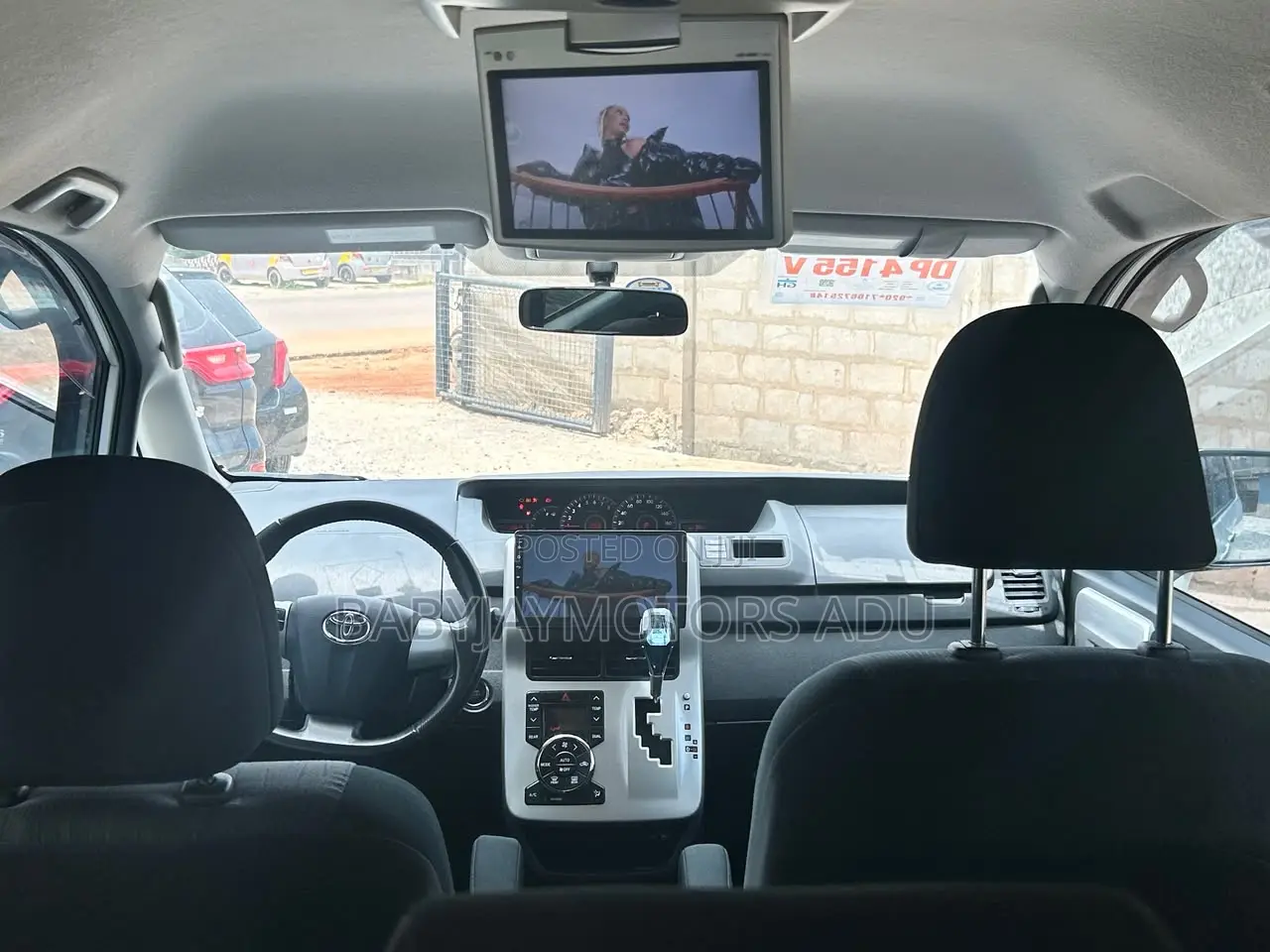 Toyota Voxy Trans-X 2WD 5-Seater 2013 Pearl