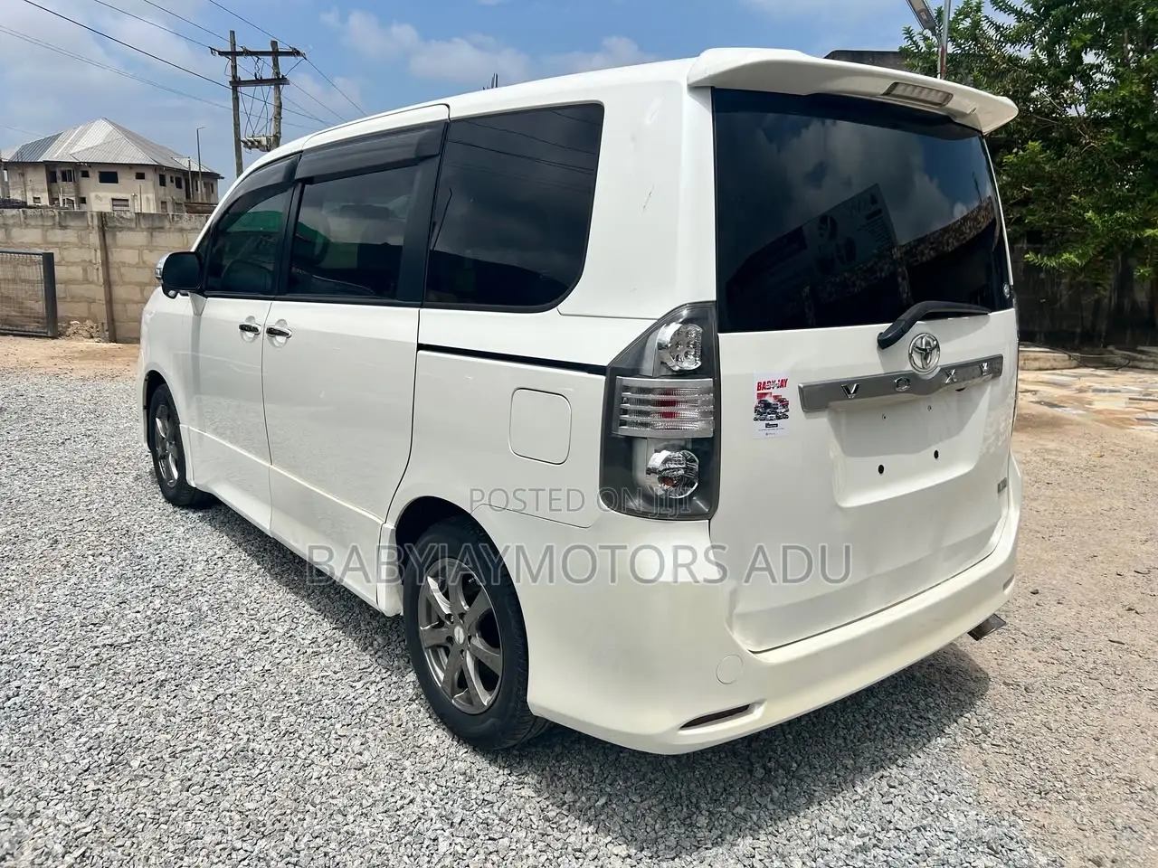 Toyota Voxy Trans-X 2WD 5-Seater 2013 Pearl