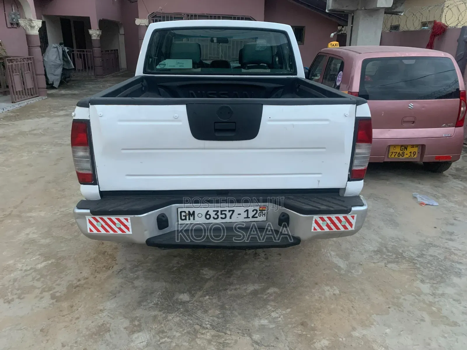 Nissan Hardbody 2012 White