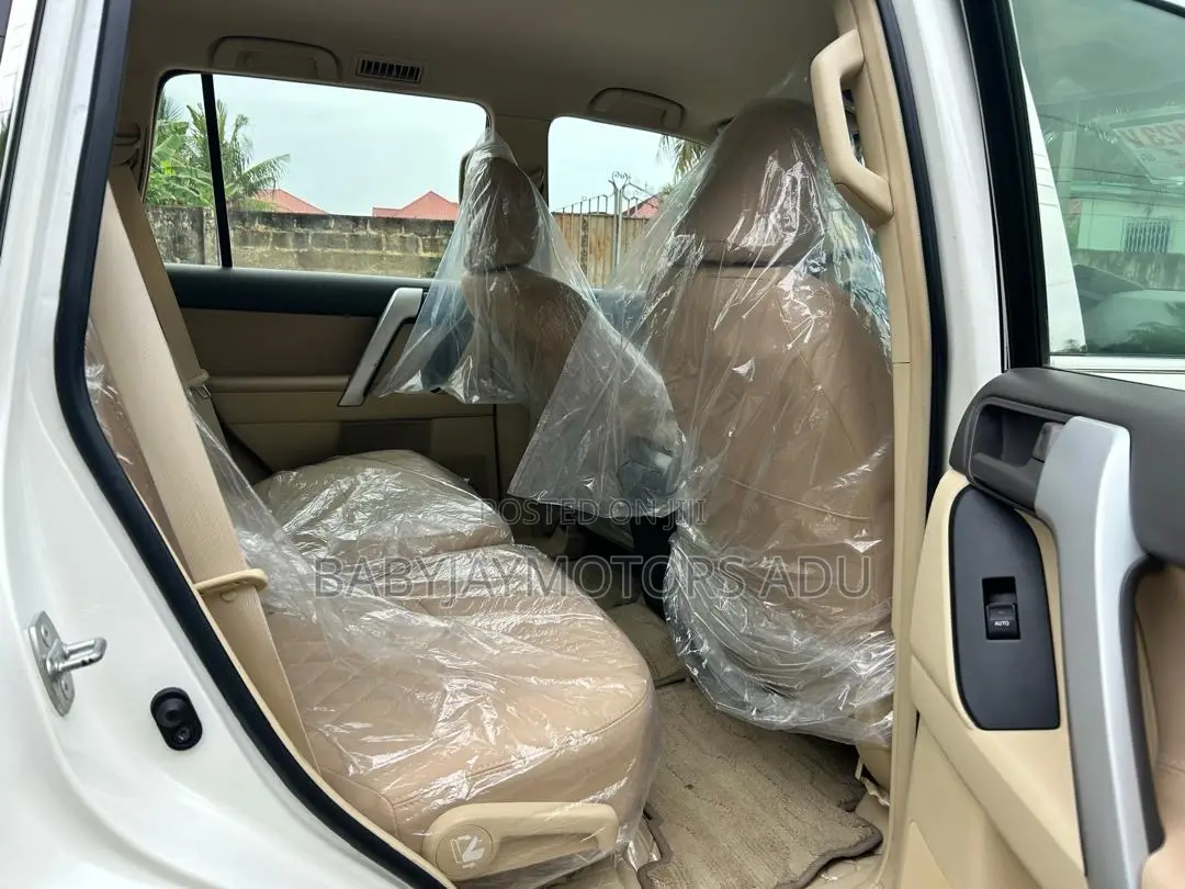 Toyota Land Cruiser Prado 2.7 2017 Pearl