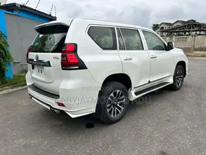 Toyota Land Cruiser Prado 2.7 2017 Pearl