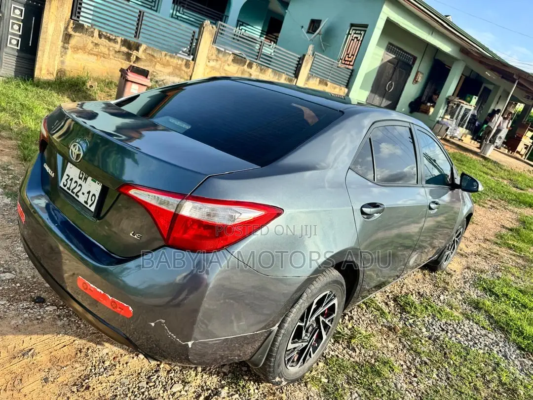 Toyota Corolla LE 4dr Sedan (1.8L 4cyl CVT) 2015 Gray