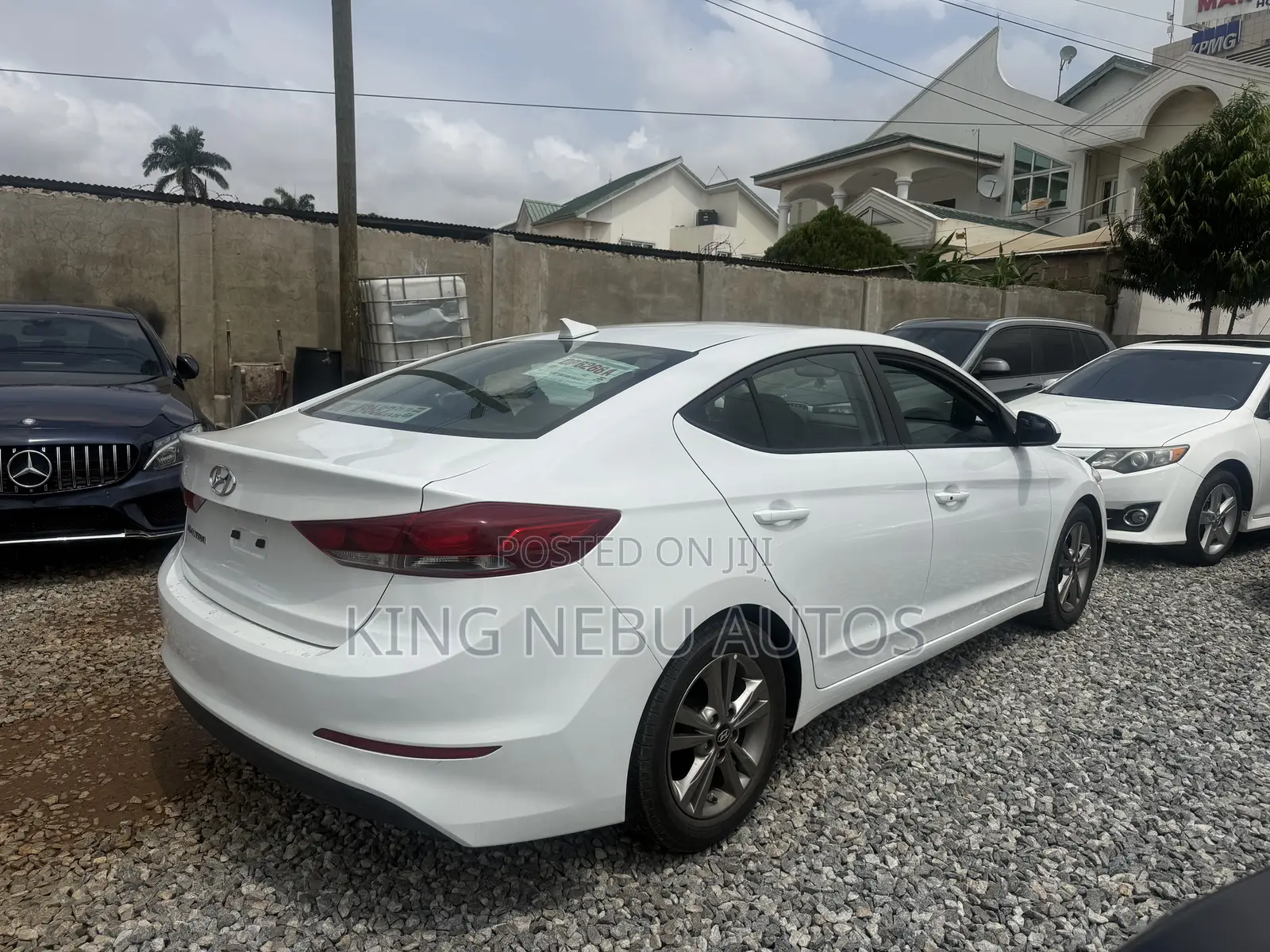 Hyundai Elantra Limited Sedan FWD (2.0L 4cyl 6A) 2017 White