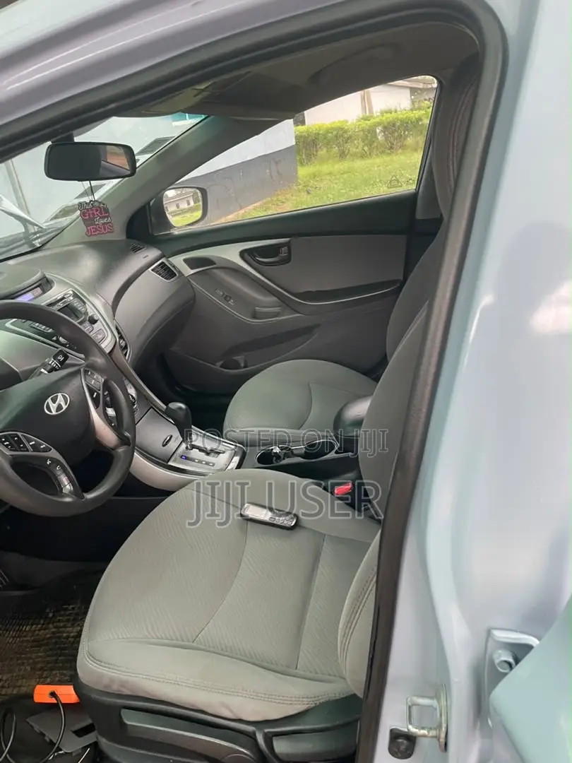 Hyundai Elantra GLS Sedan FWD (1.8L 4cyl 6A) 2013 Gray