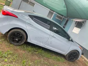 Hyundai Elantra GLS Sedan FWD (1.8L 4cyl 6A) 2013 Gray