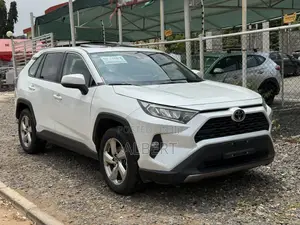 Toyota RAV4 XLE Premium AWD 2023 White