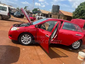 Toyota Corolla LE 2021 Red