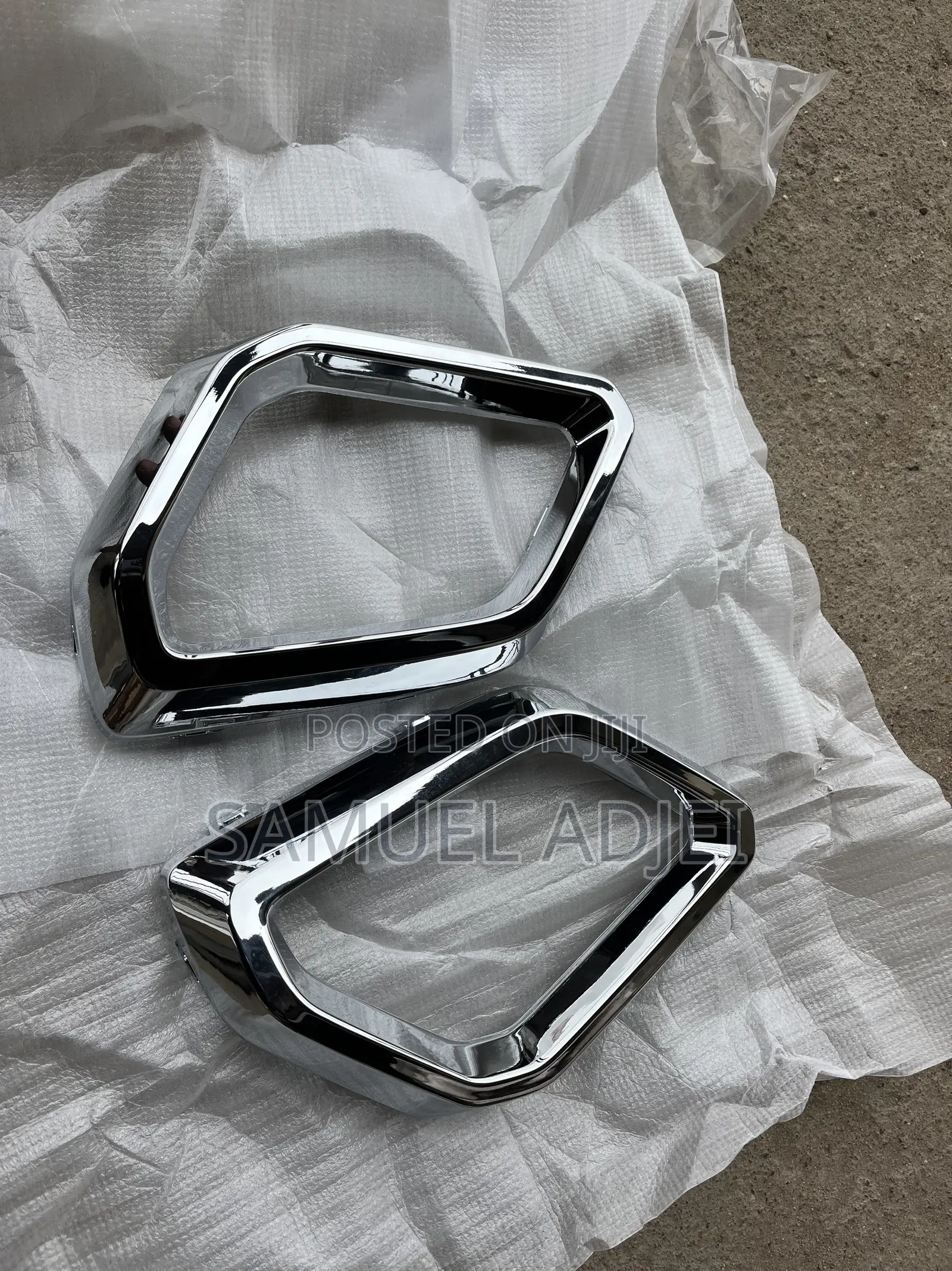 Honda CRV 2023 Front Bumper Chrome Pair.