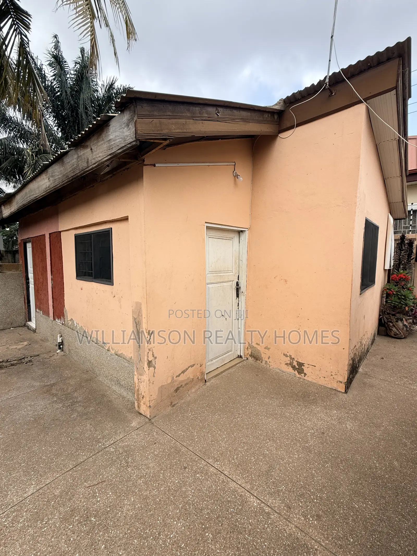 1bdrm Apartment in Hfc Estate Area, Spintex for rent