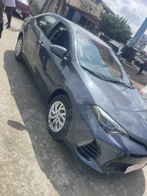 Toyota Corolla LE (1.8L 4cyl 2A) 2018 Black