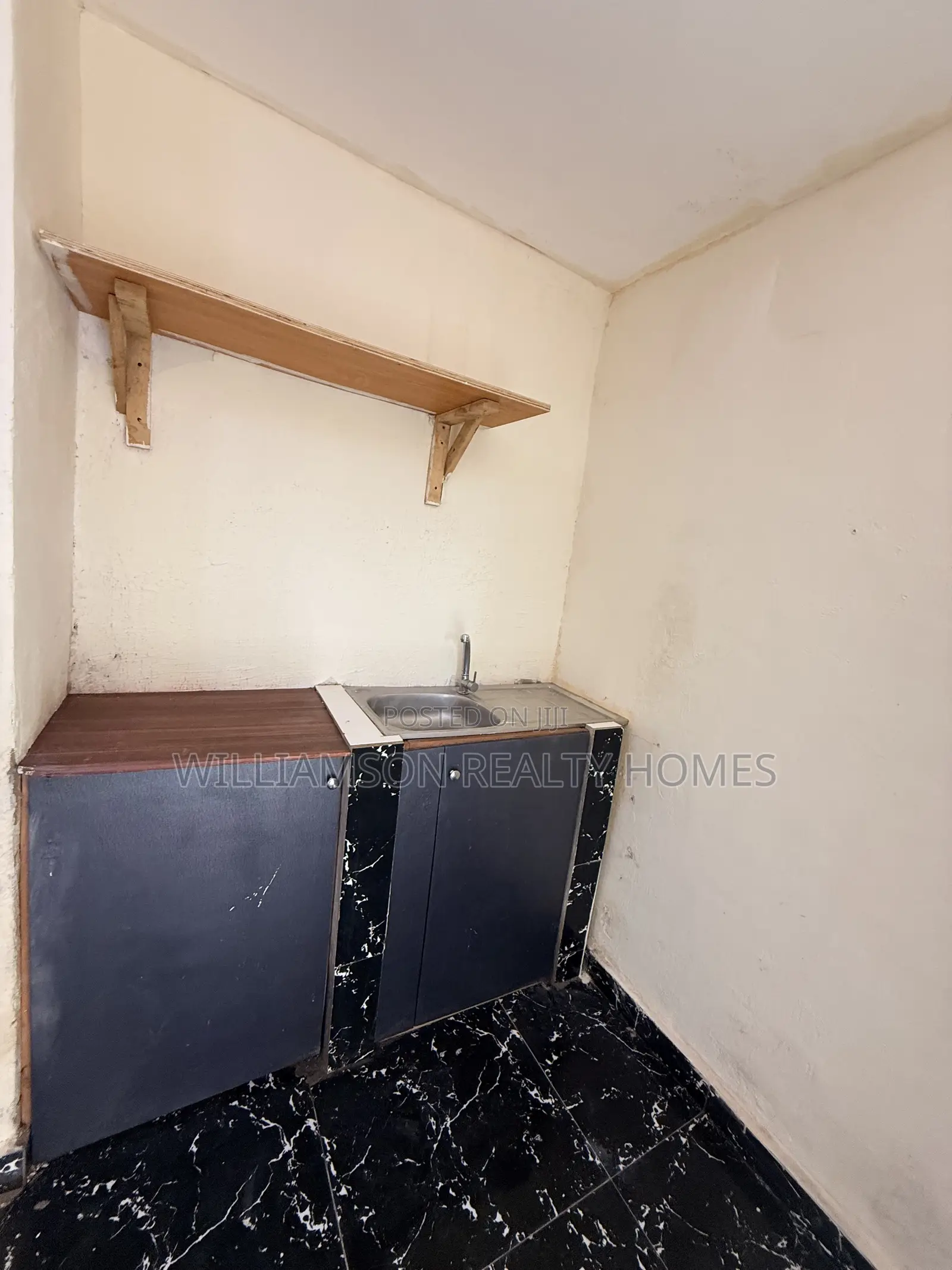 1bdrm Apartment in Hfc Estate Area, Spintex for rent