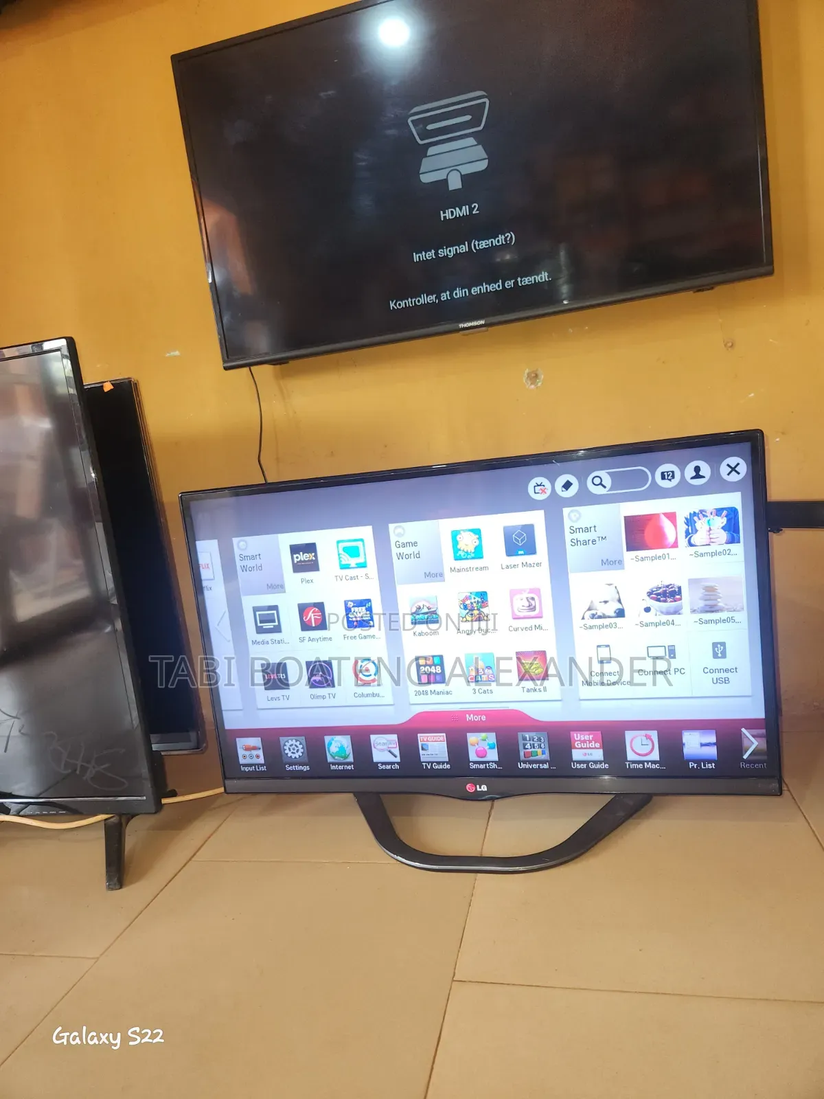 LG 32 Nches Frameless Smart TV