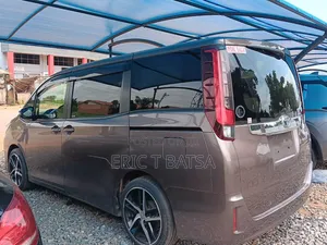 Toyota Noah 2015 Brown