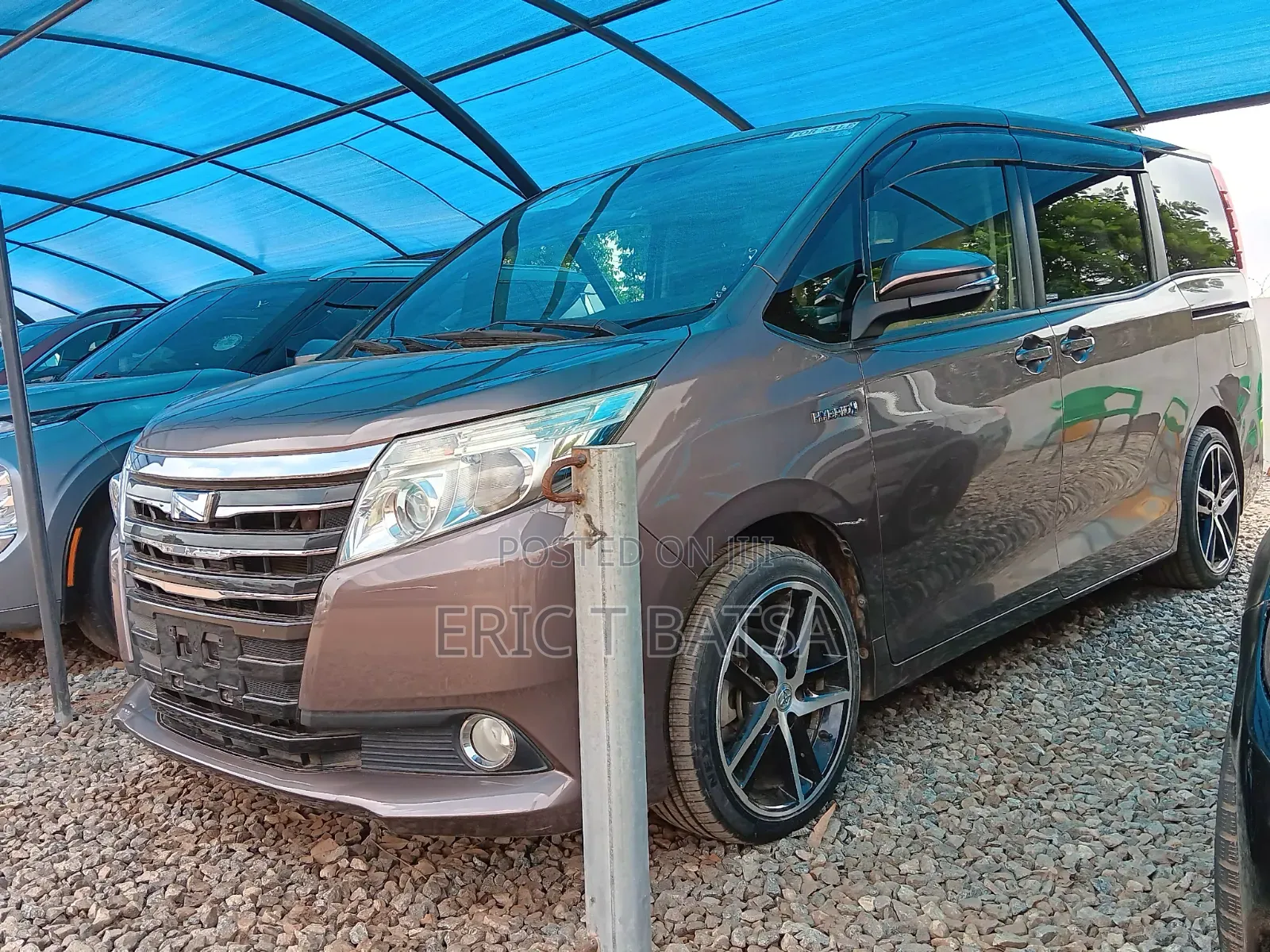 Toyota Noah 2015 Brown