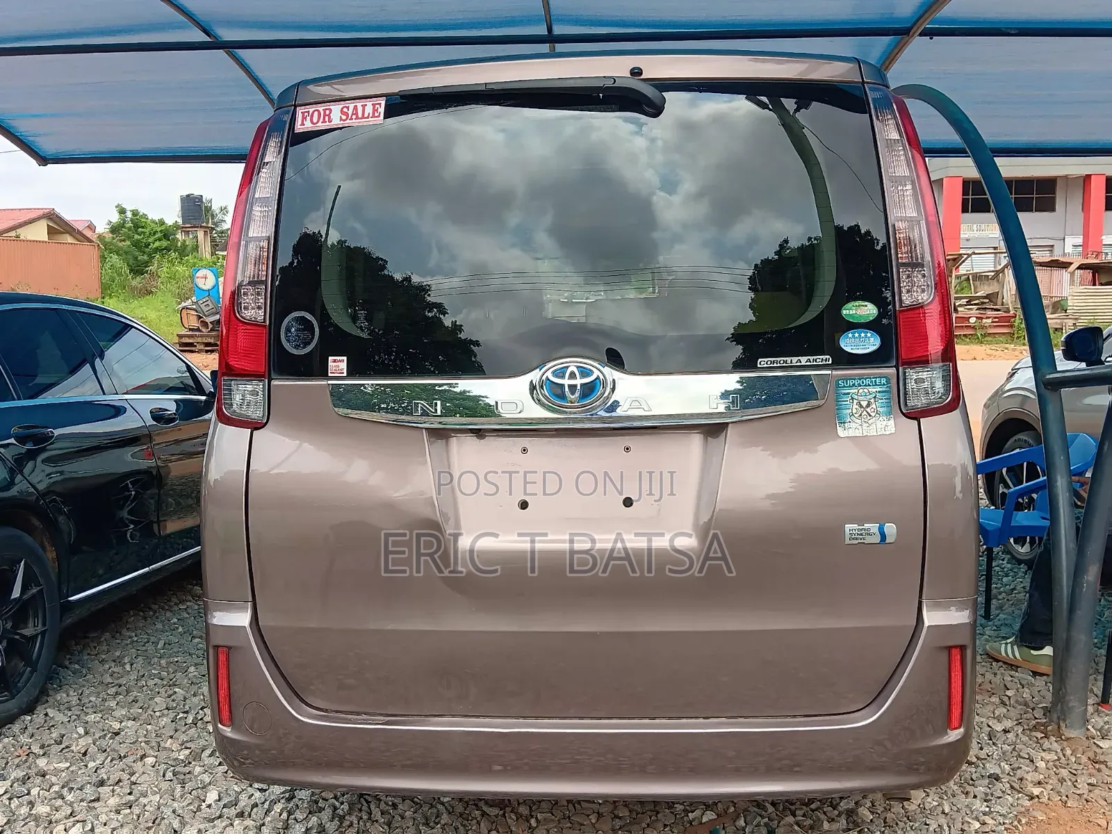 Toyota Noah 2015 Brown