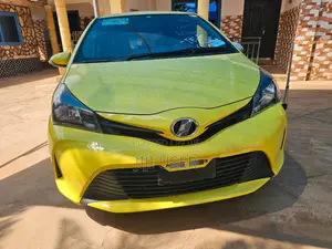 Toyota Vitz 2014 Yellow