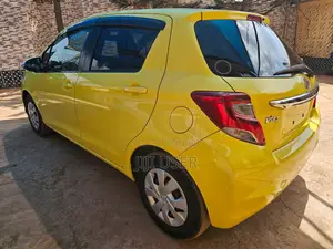 Toyota Vitz 2014 Yellow