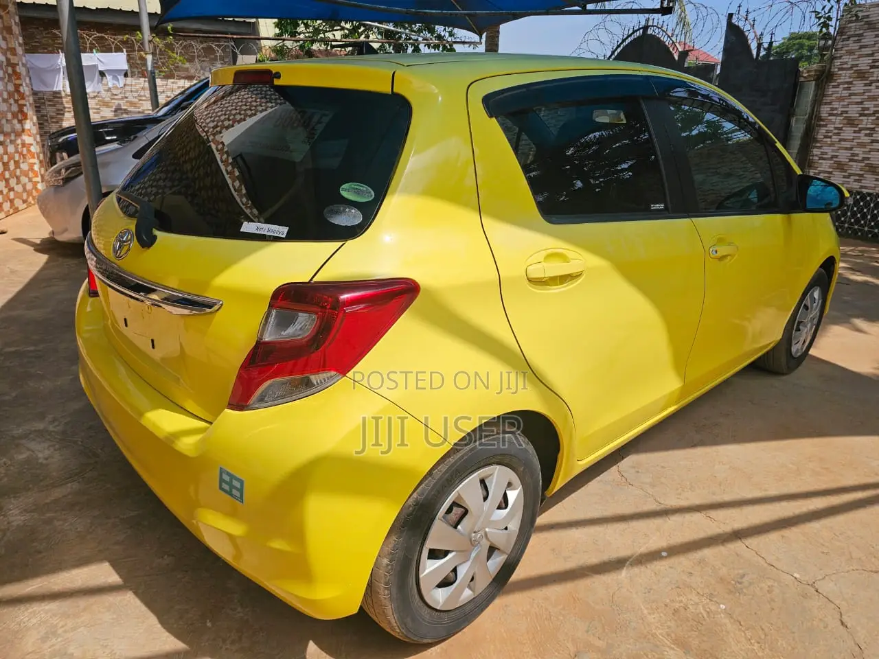 Toyota Vitz 2014 Yellow