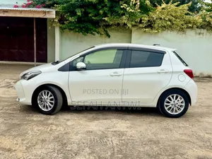 Toyota Vitz 2016 White