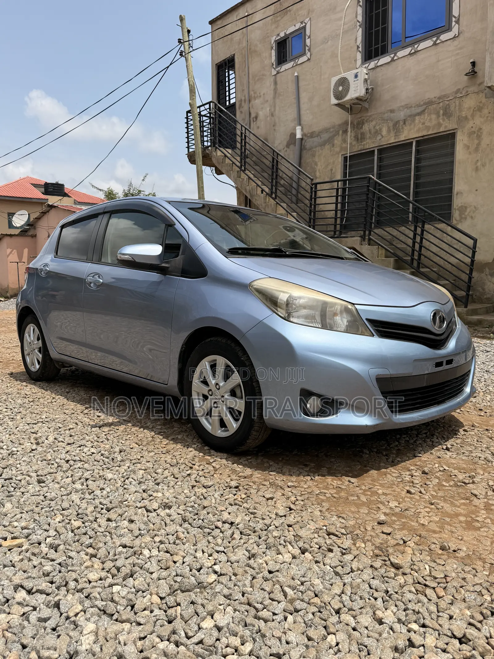 Toyota Vitz 1.3 FWD 5dr 2011 Blue
